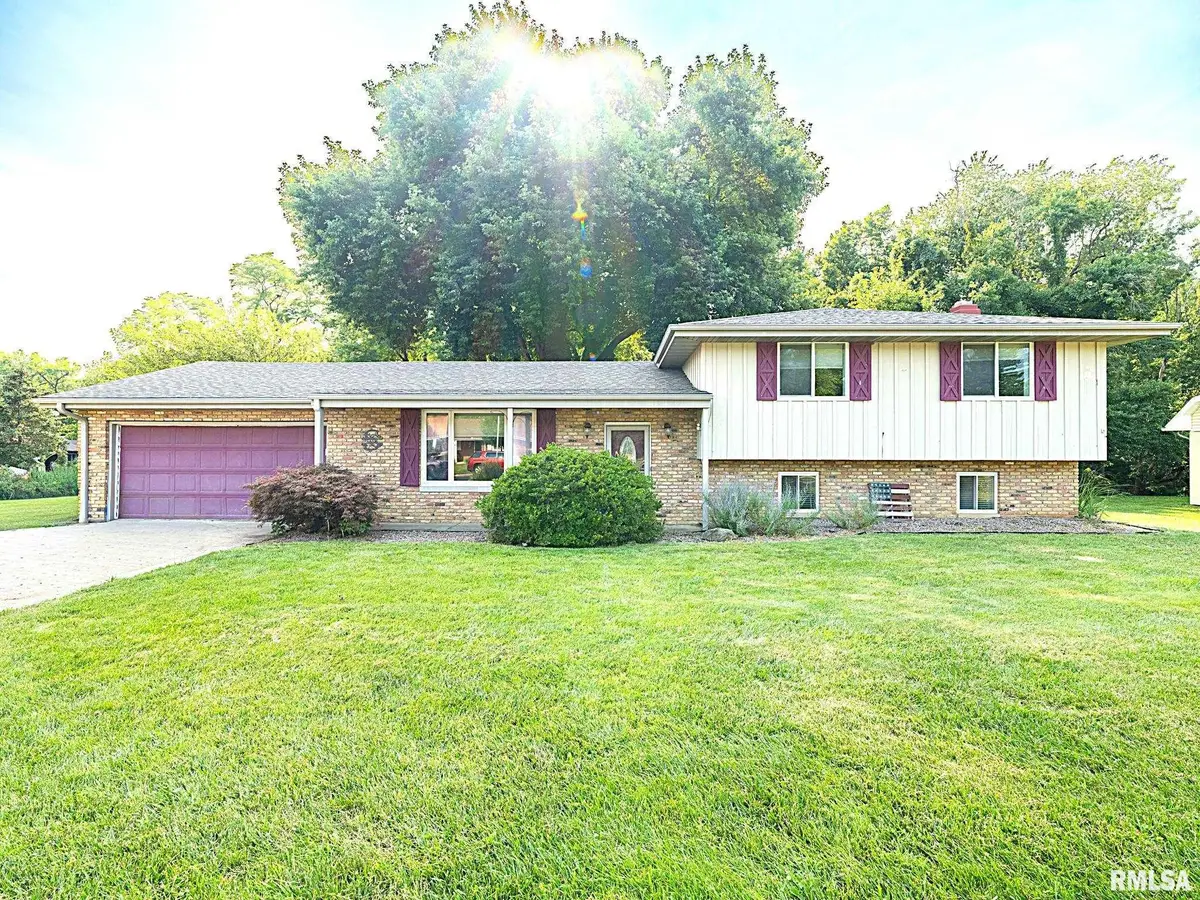 503 Country Club Drive, Pekin, IL 61554 - #1