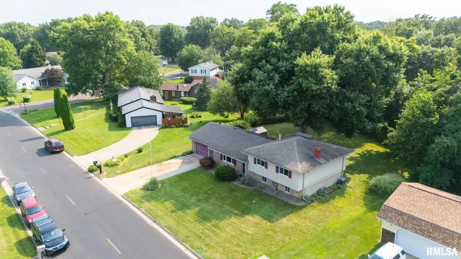 503 Country Club Drive, Pekin, IL 61554 - #2