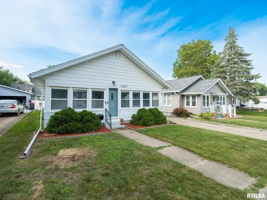 1307 State Street, Pekin, IL 61554 - #3