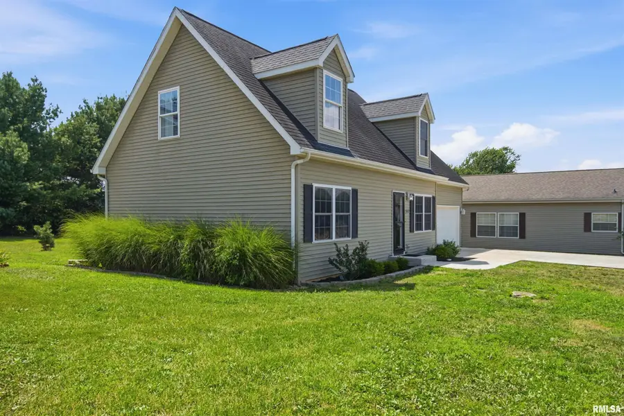 126 S Columbus Street, North Pekin, IL 61554 - #3