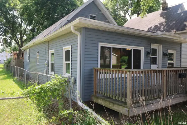 122 N Waverly Avenue, West Peoria, IL 61604