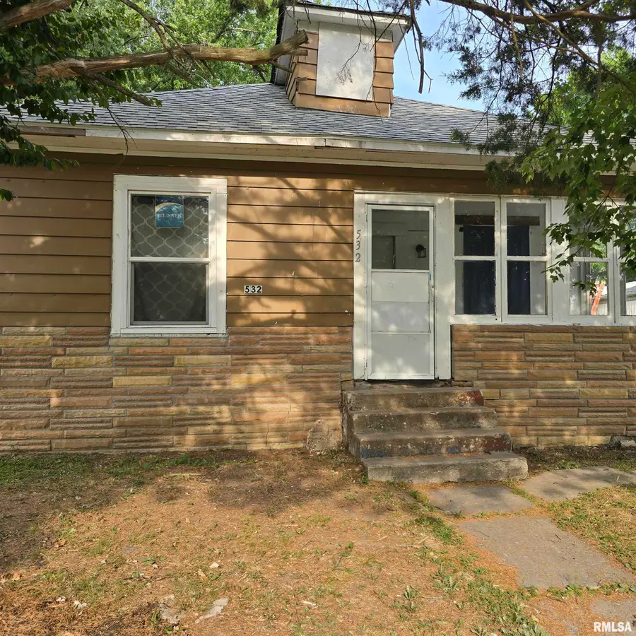 532 N Bush Avenue, Hurst, IL 62949 - #2