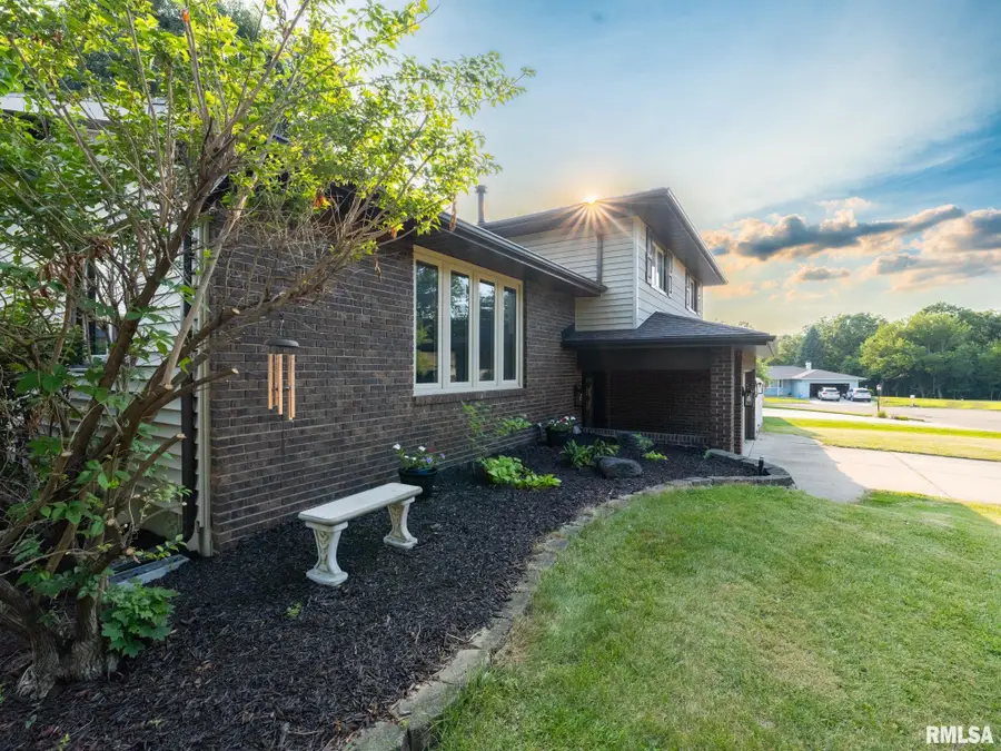 501 Briarbrook Drive, East Peoria, IL 61611 - #3