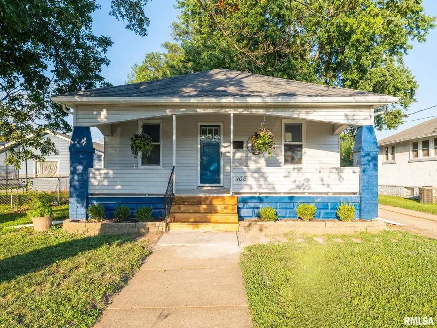 1108 S 6th Street, Pekin, IL 61554 - #3
