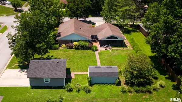123 S Violet Lane, Carbondale, IL 62901
