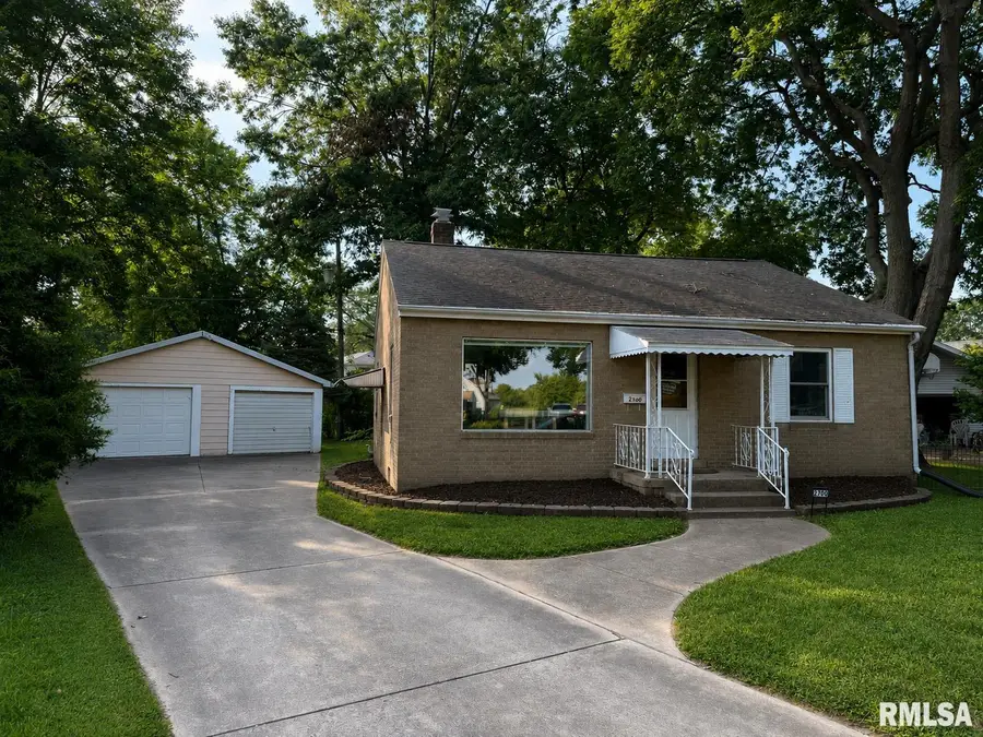 2700 W Wendarm Court, West Peoria, IL 61604 - #2
