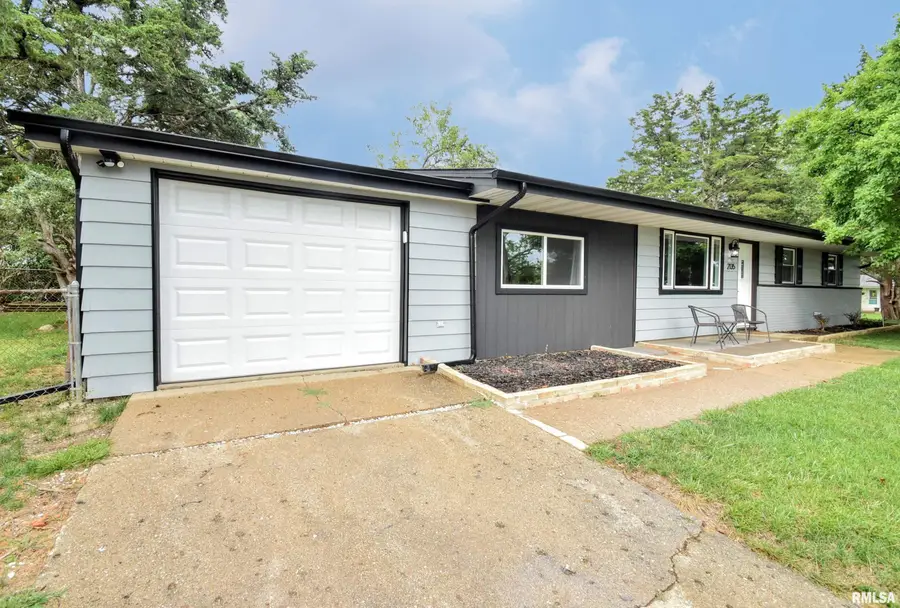 2135 W Orlando Drive, Peoria, IL 61614 - #3