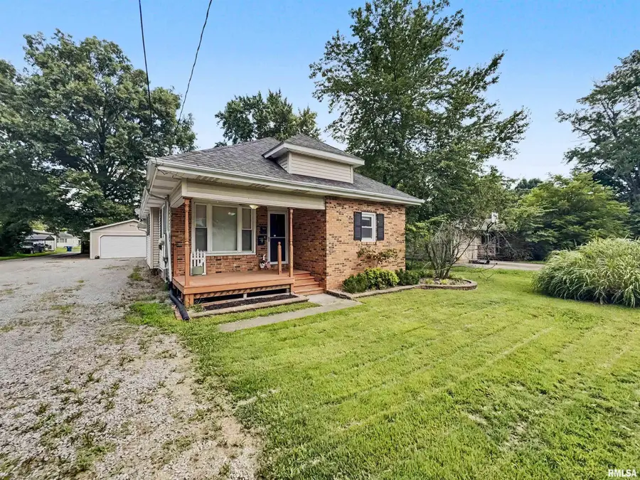 1706 W Chestnut Street, Marion, IL 62959 - #2