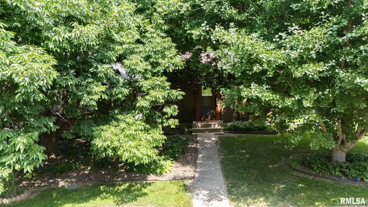 4204 N Columbus Avenue, Peoria, IL 61614 - #1