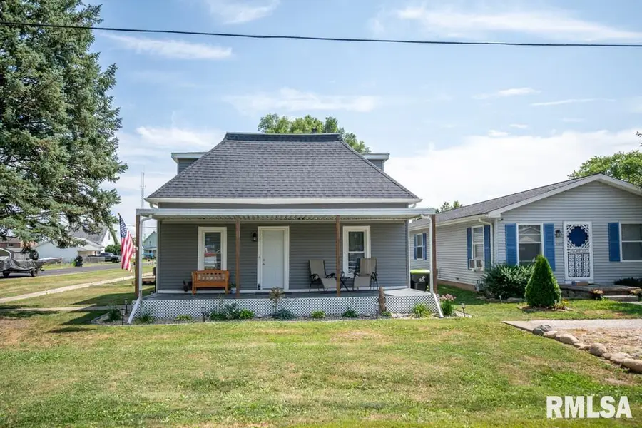 111 E Oakley Avenue, Glasford, IL 61533 - #2
