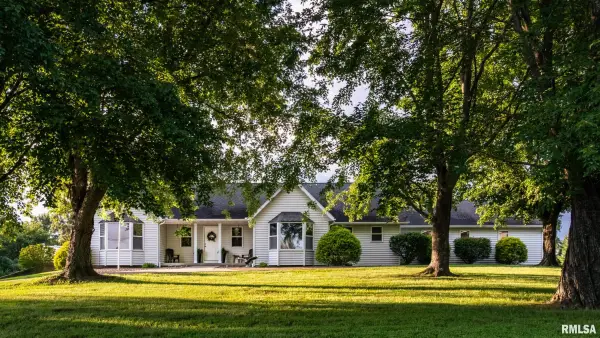 2505 Old Creal Springs Road, Marion, IL 62959