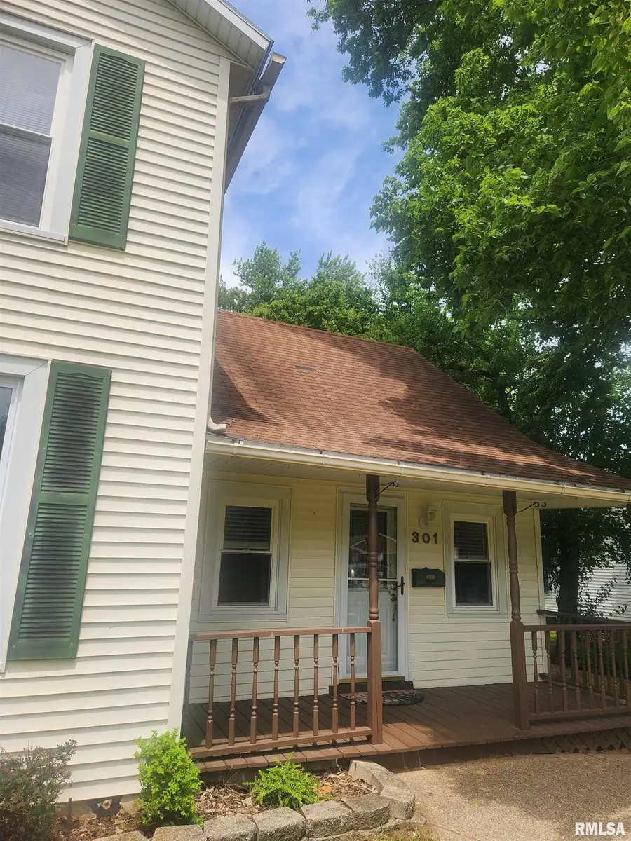 301 E Main Street, Lexington, IL 61753 - #3