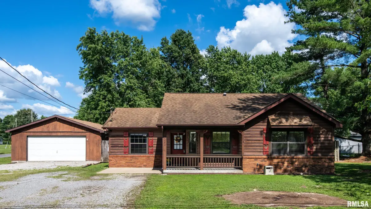 2720 N 13th Street, Herrin, IL 62948 - #1