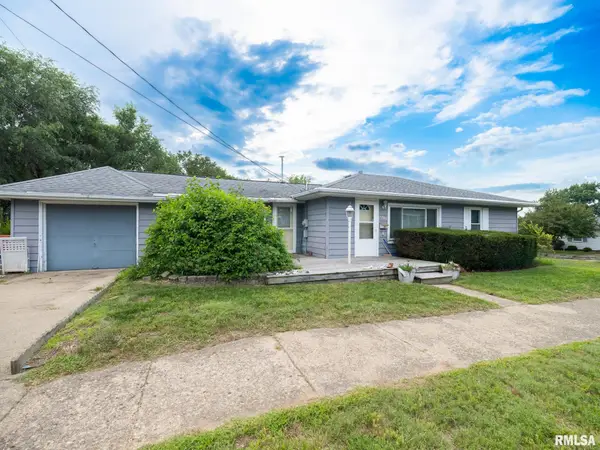 1705 N 12th Street, Pekin, IL 61554