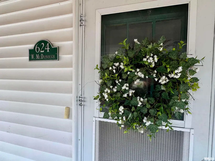 624 W Mcdonough Street, Macomb, IL 61455 - #3
