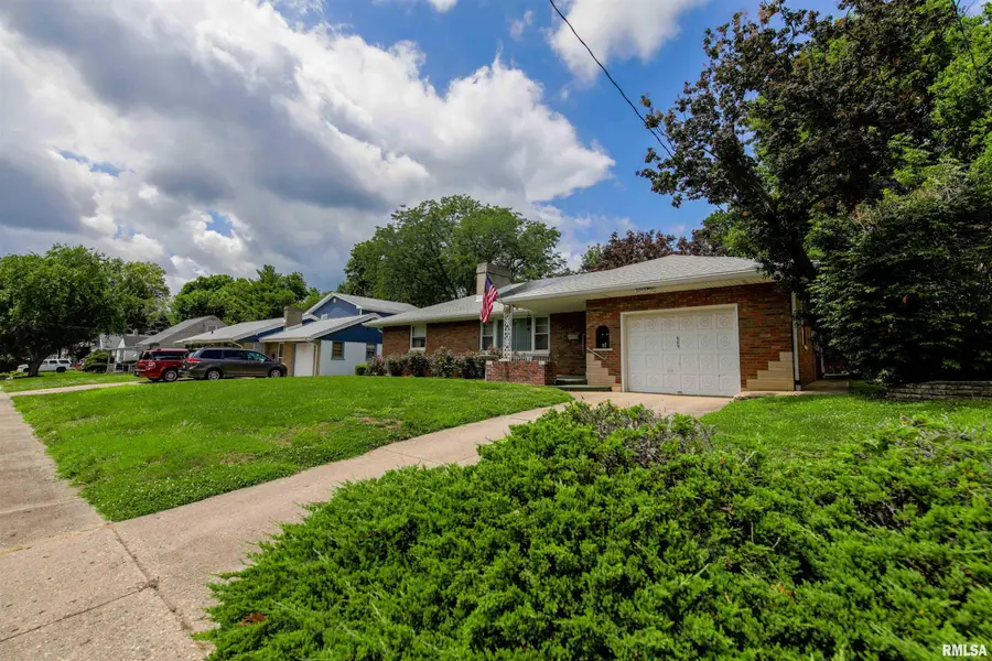 609 E Willcox Avenue, Peoria, IL 61603 - #3