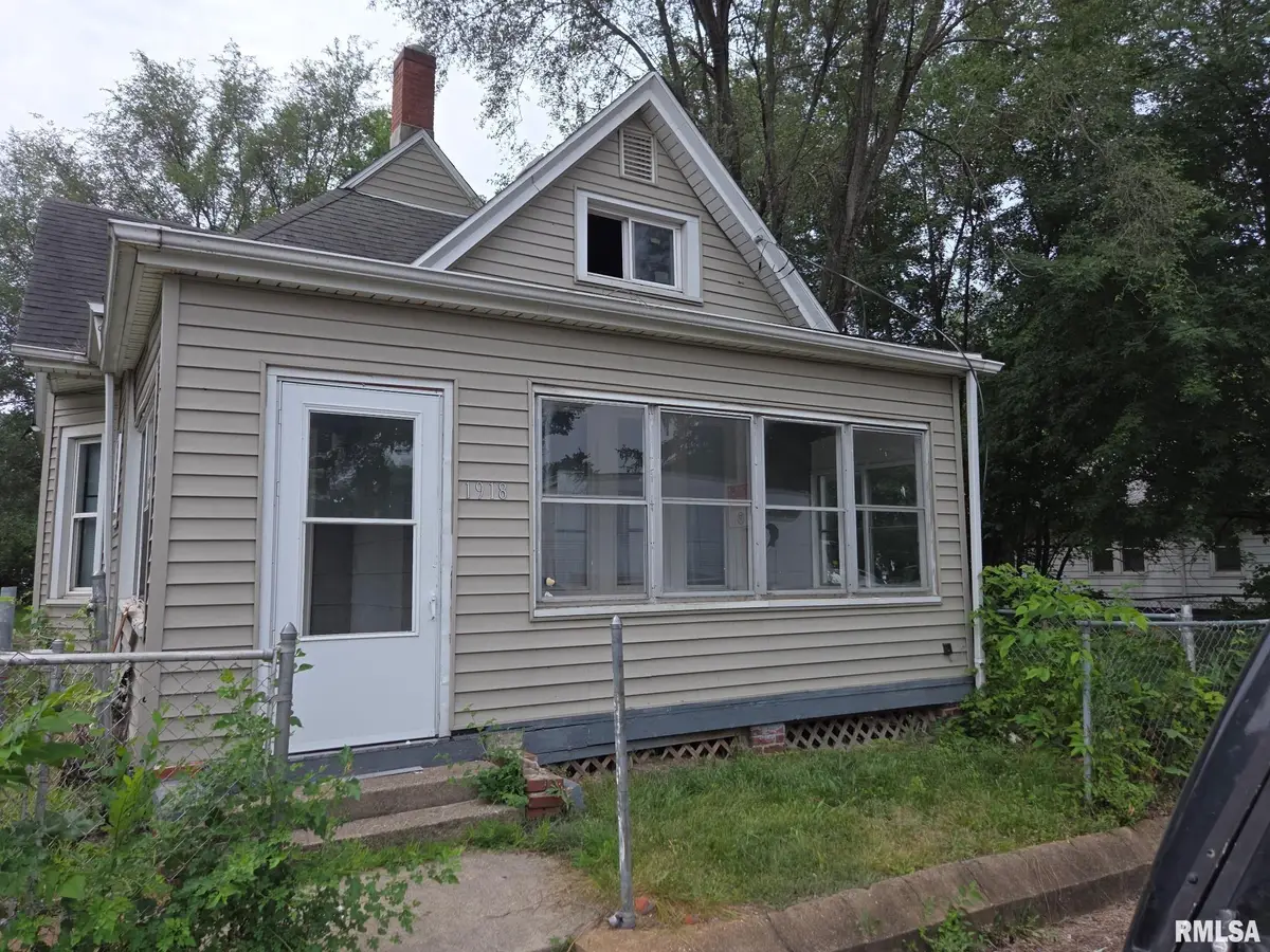 1918 W Howett Street, Peoria, IL 61605 - #1