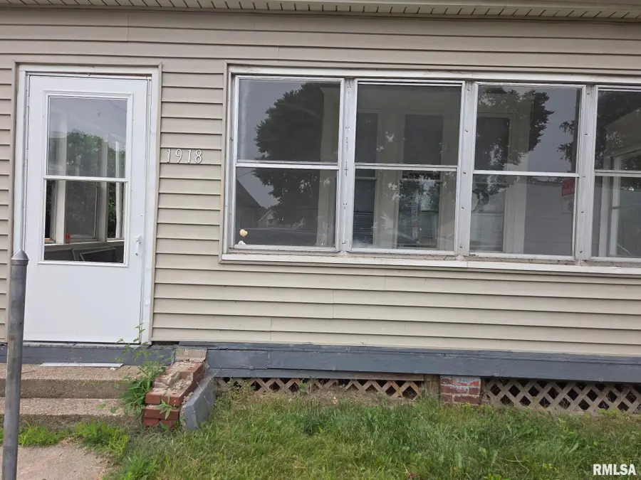 1918 W Howett Street, Peoria, IL 61605 - #3