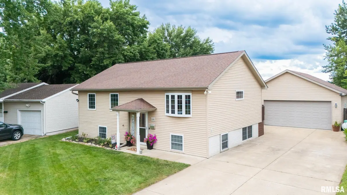 2103 Dominion Avenue, Pekin, IL 61554 - #1