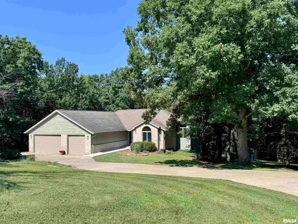 900 N Cole Road, Colchester, IL 61455