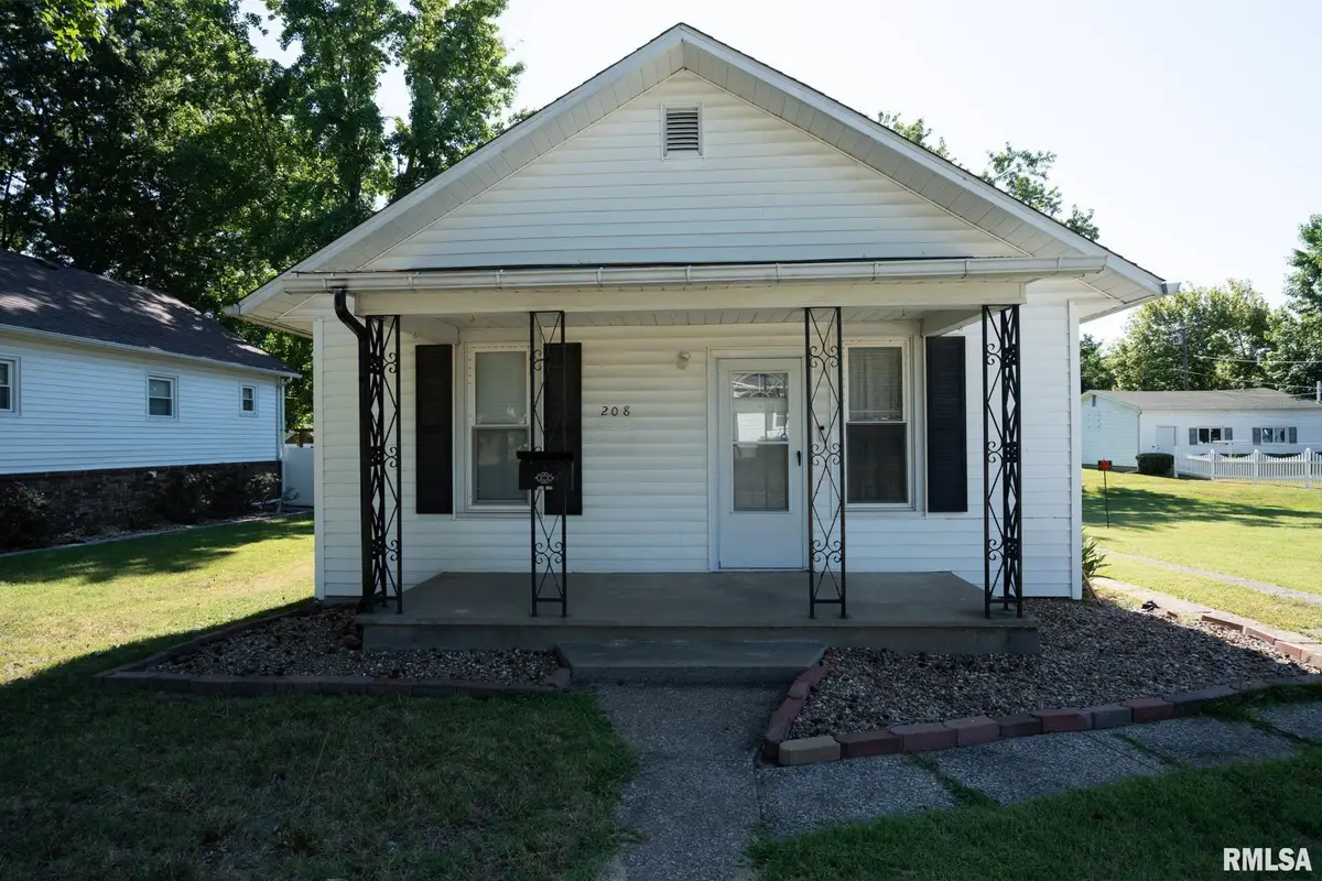 208 N 9th Street, Herrin, IL 62948 - #1