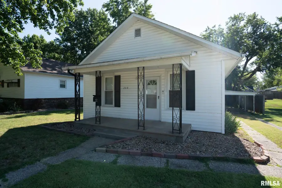 208 N 9th Street, Herrin, IL 62948 - #2
