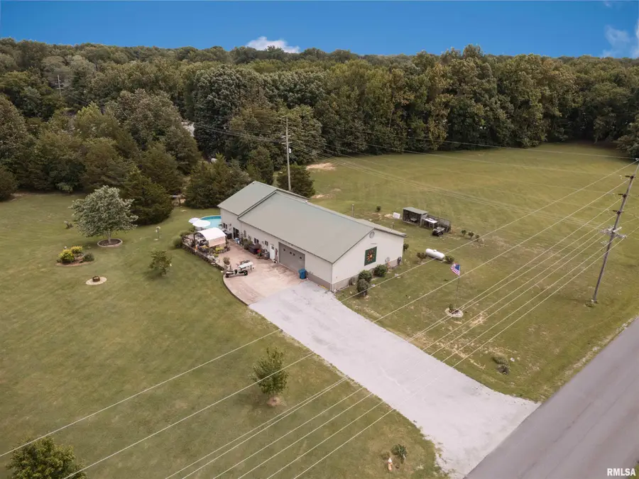1400 N Duquoin Street, Benton, IL 62812 - #2