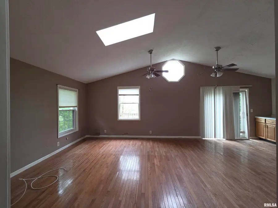 511 West Street, Peru, IL 61354 - #3