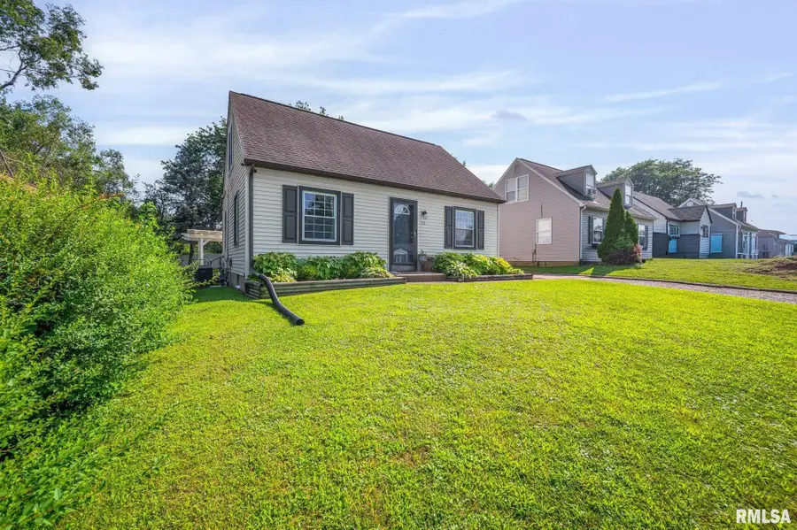 128 E Elaine Avenue, Peoria, IL 61614 - #2