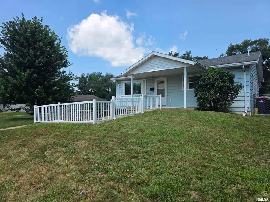 1603 Saratoga Street, Pekin, IL 61554 - #2