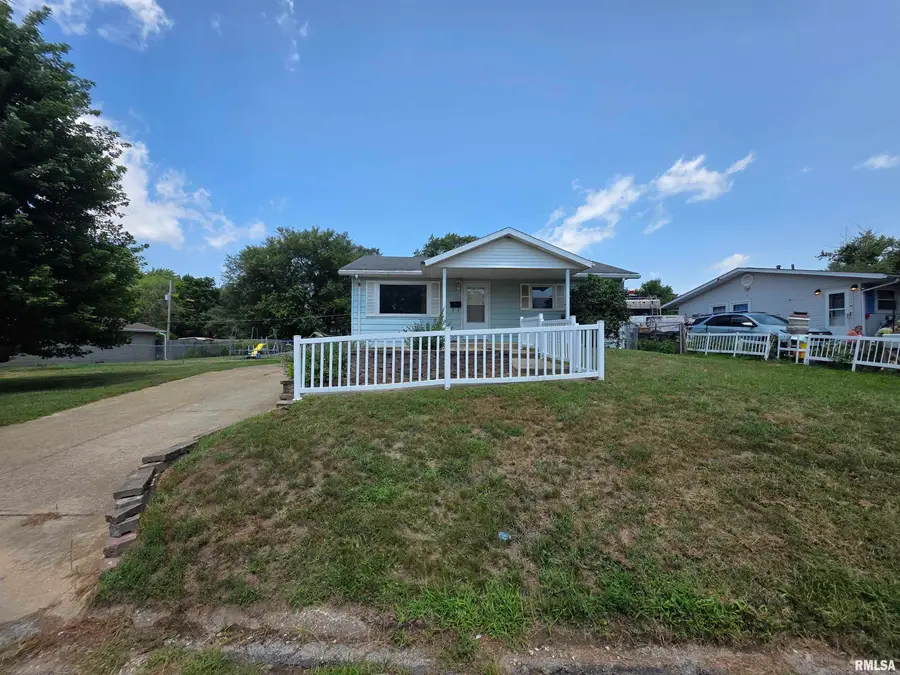 1603 Saratoga Street, Pekin, IL 61554 - #3