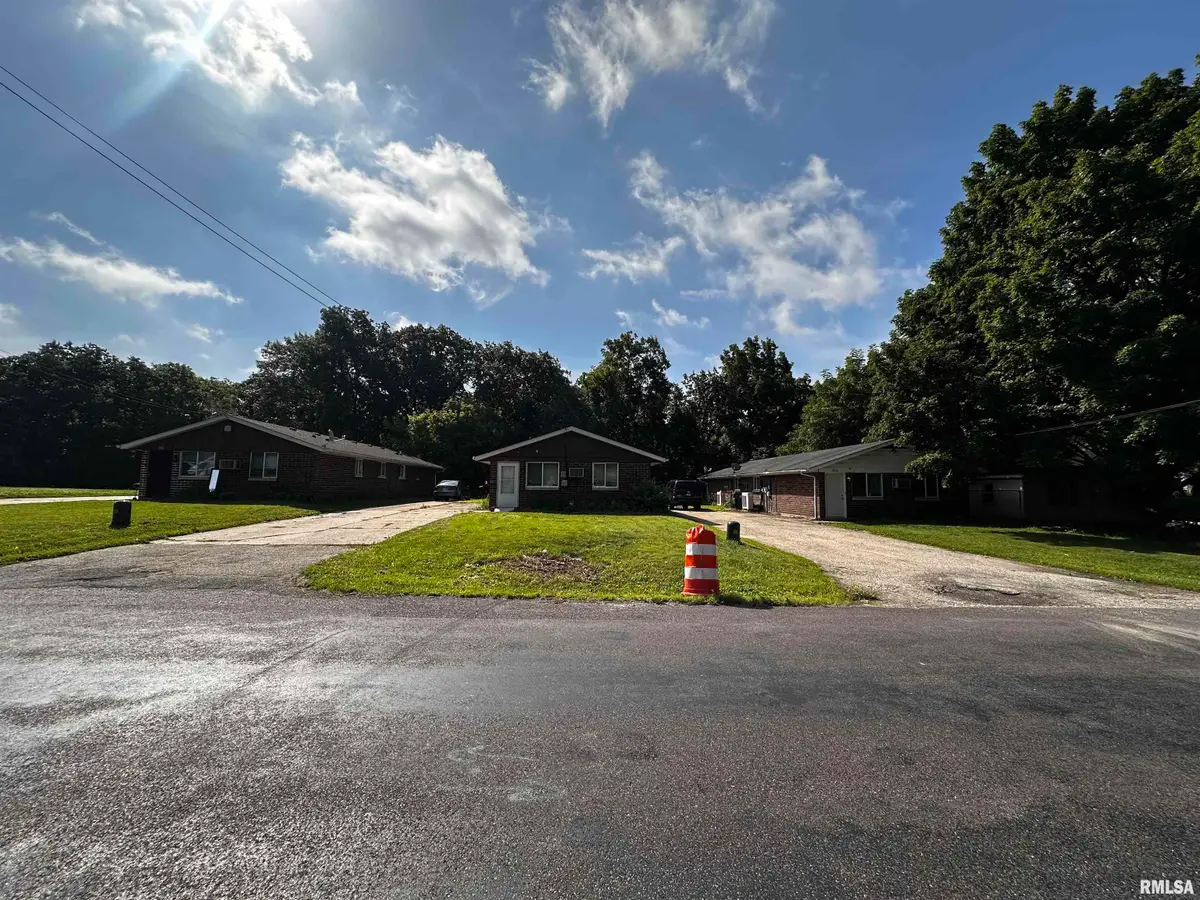 3318-3320 W Sylvan Lane, Peoria, IL 61615 - #1