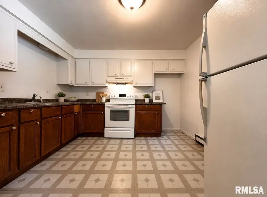 3318-3320 W Sylvan Lane, Peoria, IL 61615 - #3