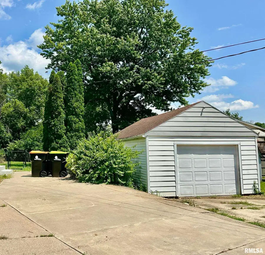 605 Woodland Trail, Washington, IL 61571 - #3