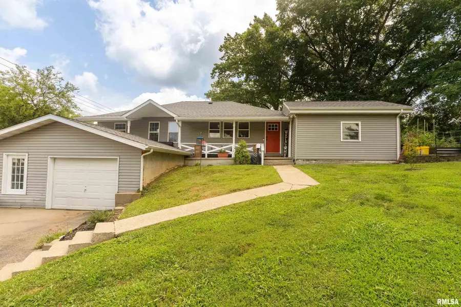 615 E Grand Avenue, Carterville, IL 62918 - #2