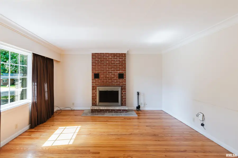 903 S Skyline Drive, Carbondale, IL 62901 - #3