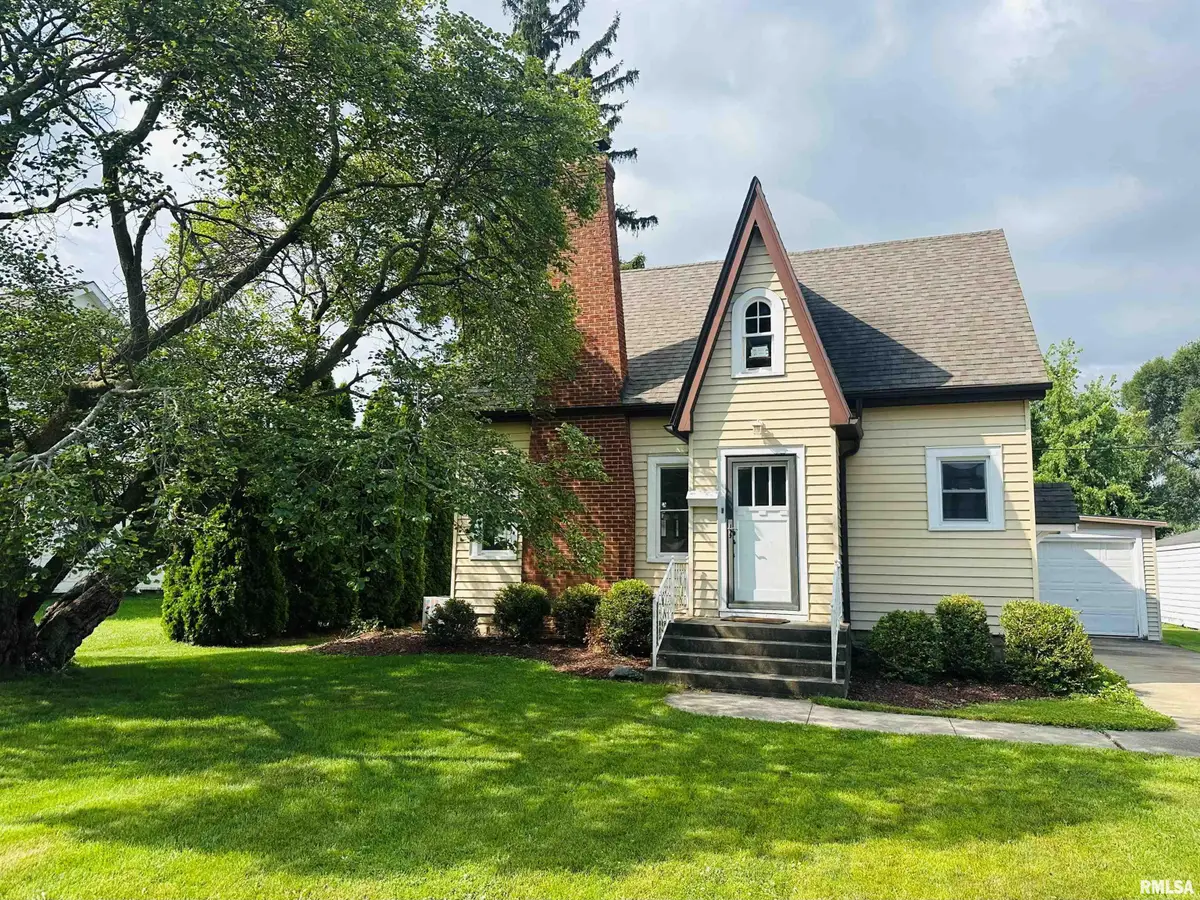 310 E Adams Street, Morton, IL 61550 - #1