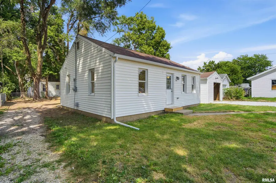 145 Oaklawn Circle, Creve Coeur, IL 61610 - #3