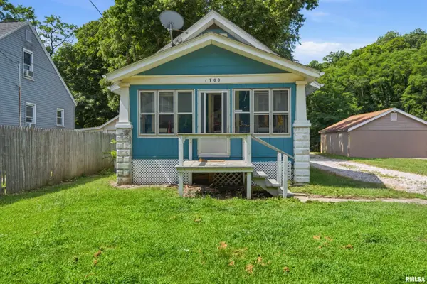 1700 Meadow Avenue, East Peoria, IL 61611