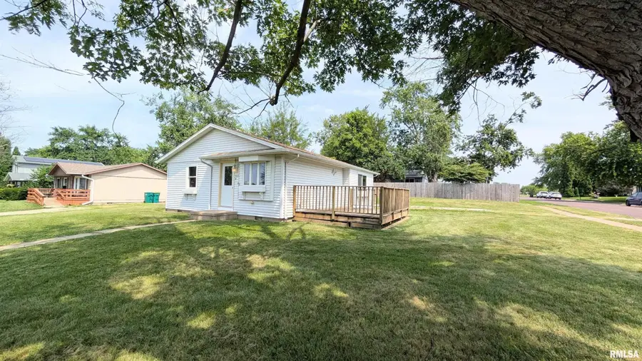 1504 Woodbine Drive, Washington, IL 61571 - #3