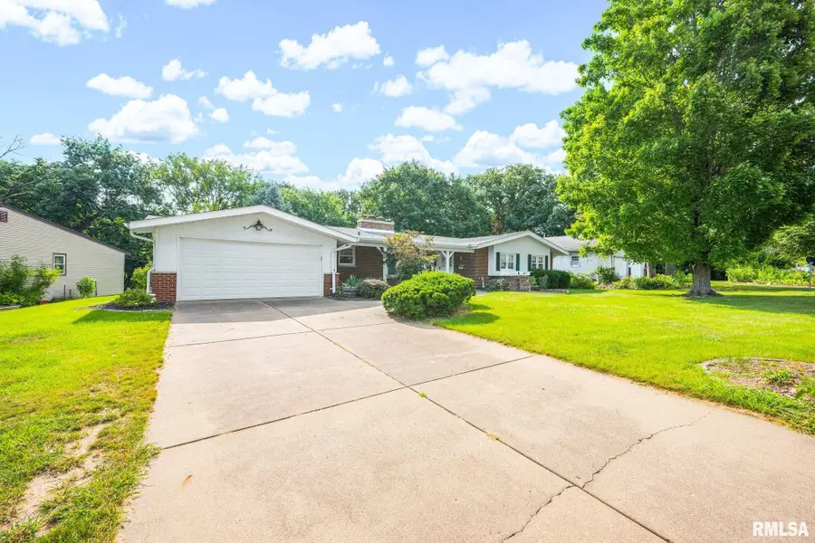 6314 N Robinwood Drive, Peoria, IL 61614 - #2