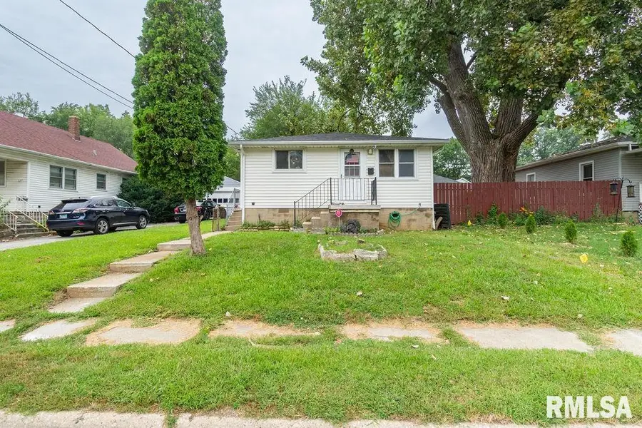 731 E Lake Avenue, Peoria Heights, IL 61616 - #3