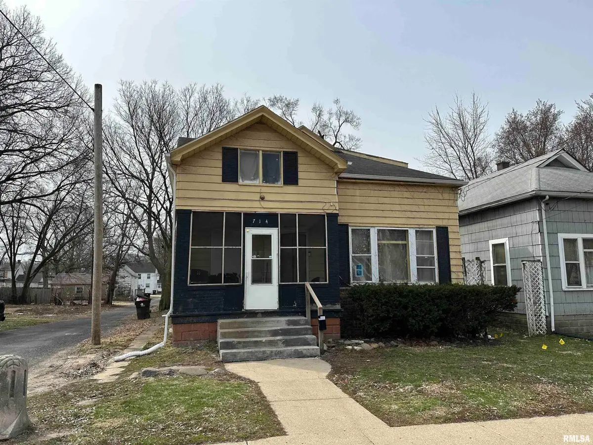 714 W Armstrong Avenue, Peoria, IL 61606 - #1