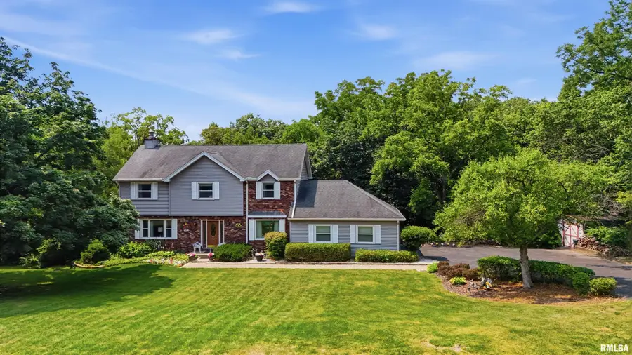 628 E Lake Shore Drive, Edelstein, IL 61526 - #2