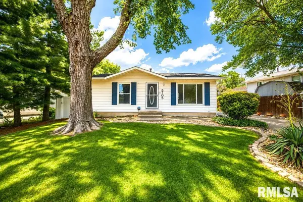 3705 W Carmel Avenue, Peoria, IL 61615