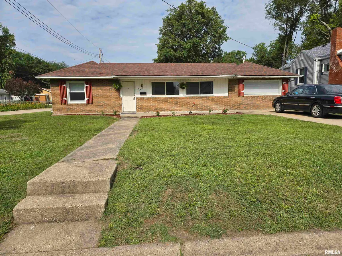 610 3rd Avenue, Canton, IL 61520 - #1