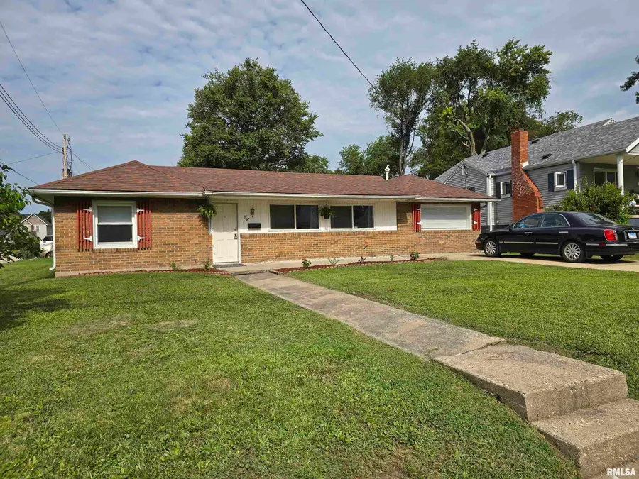 610 3rd Avenue, Canton, IL 61520 - #2