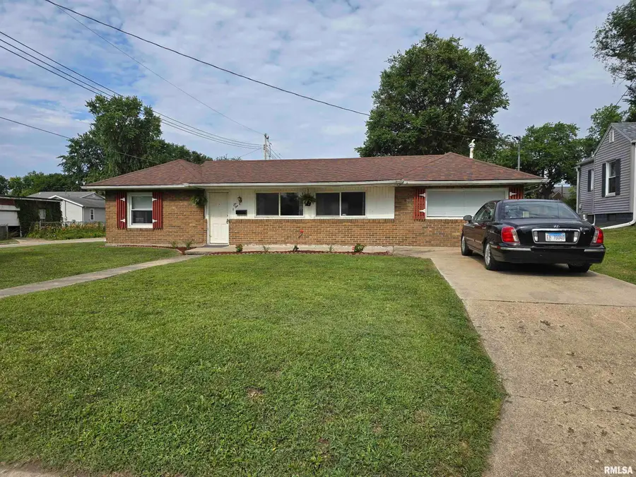 610 3rd Avenue, Canton, IL 61520 - #3