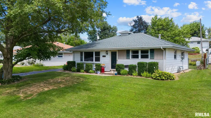 2027 W Austin Drive, Peoria, IL 61614 - #2