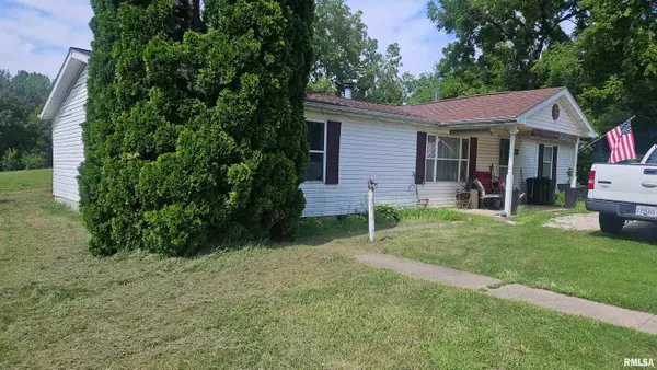895 W Maple Street, Canton, IL 61520
